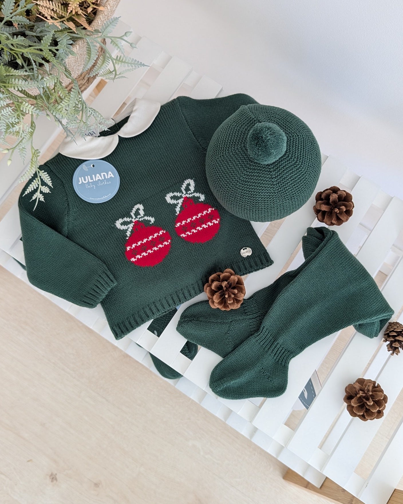 Conjunto Primera Puesta Bolas Navidad Verde Musgo - Colección Chispa Juliana